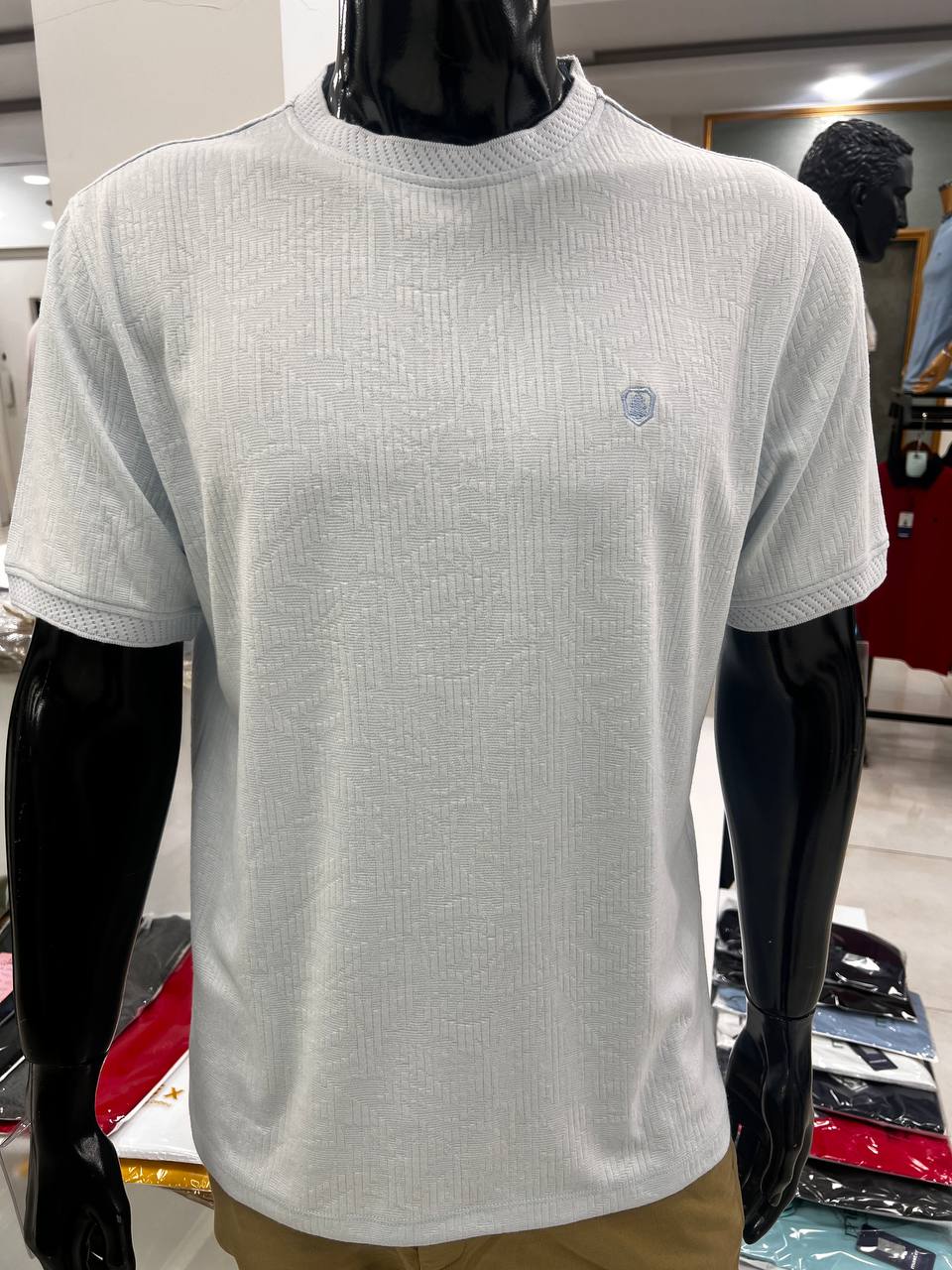 تیشرت یقه گرد ژاکارد