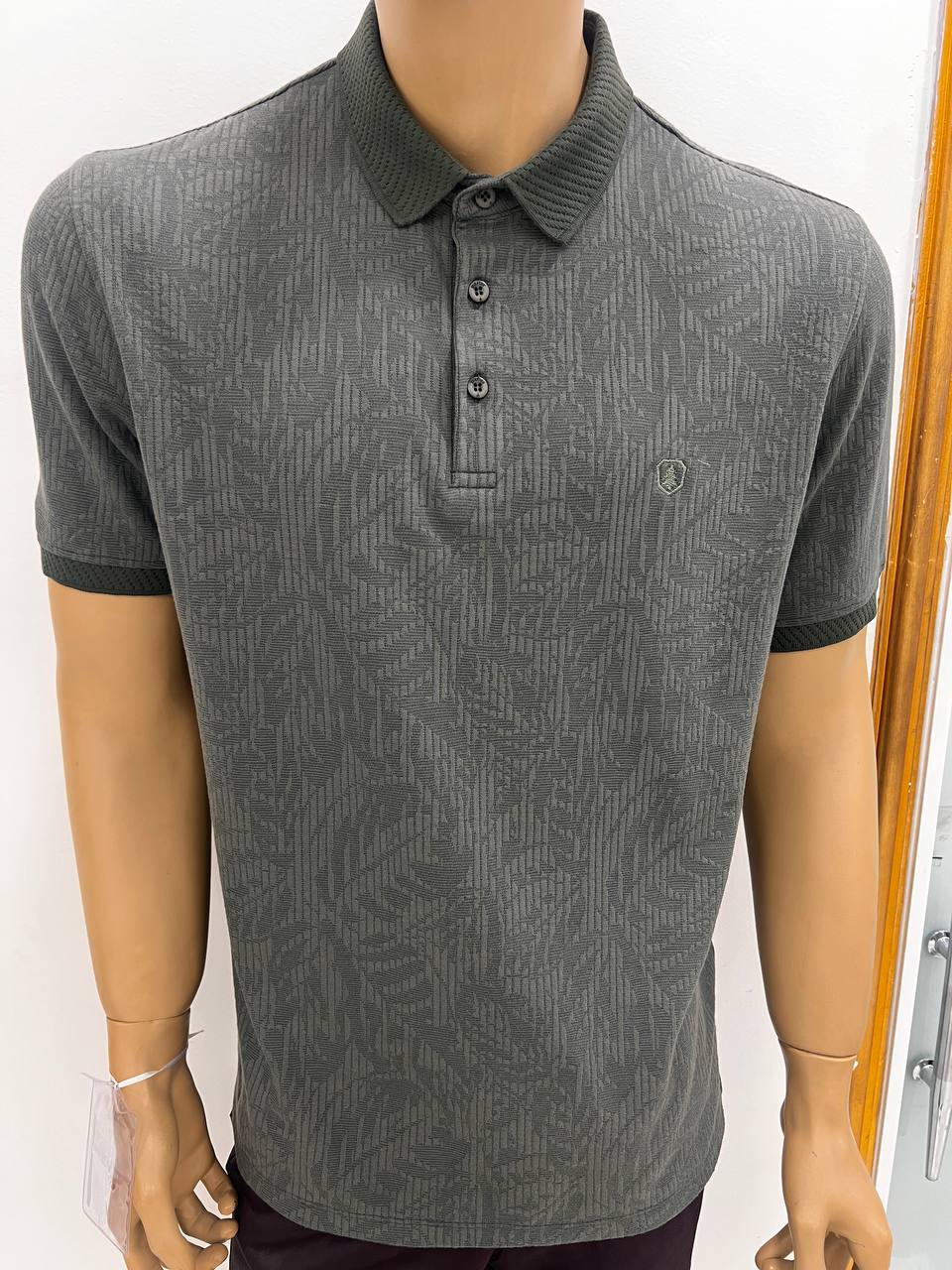 تیشرت یقه لاسکینه ژاکارد